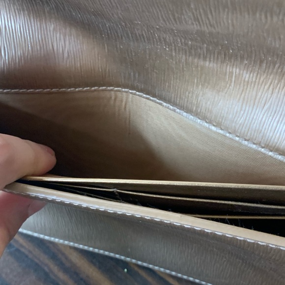 Authentic Prada Crossbody / Wallet on Chain - Picture 11 of 16